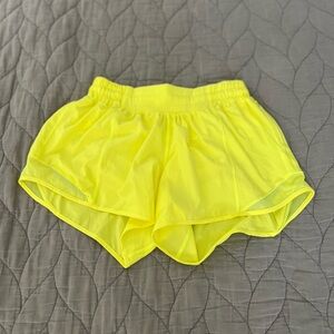 Lululemon Hotty Hot 4” Electric Lemon